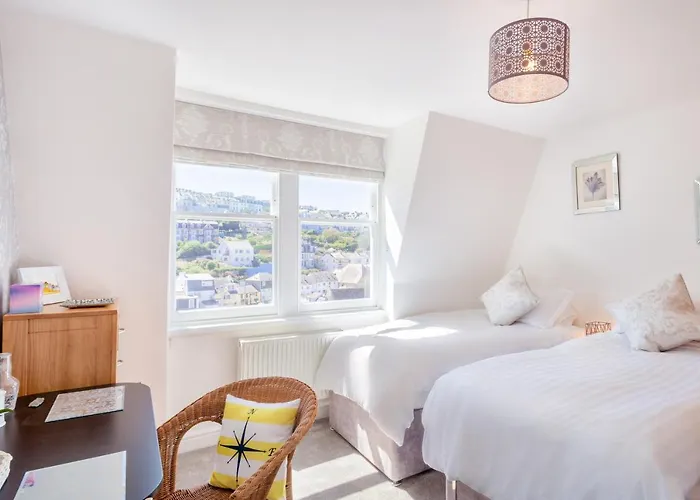 No 5 Compass - Ilfracombe