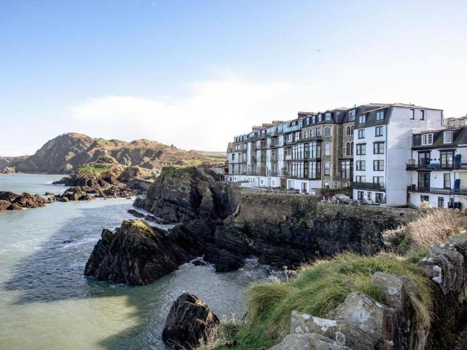 No 5 Compass - Ilfracombe