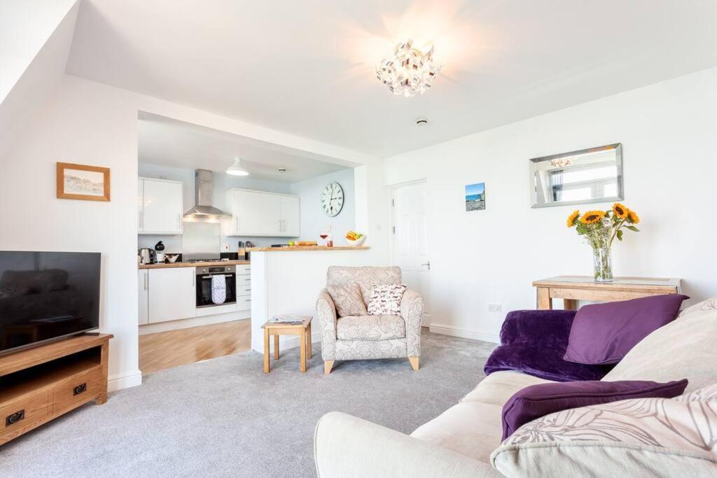 No 5 Compass - Ilfracombe