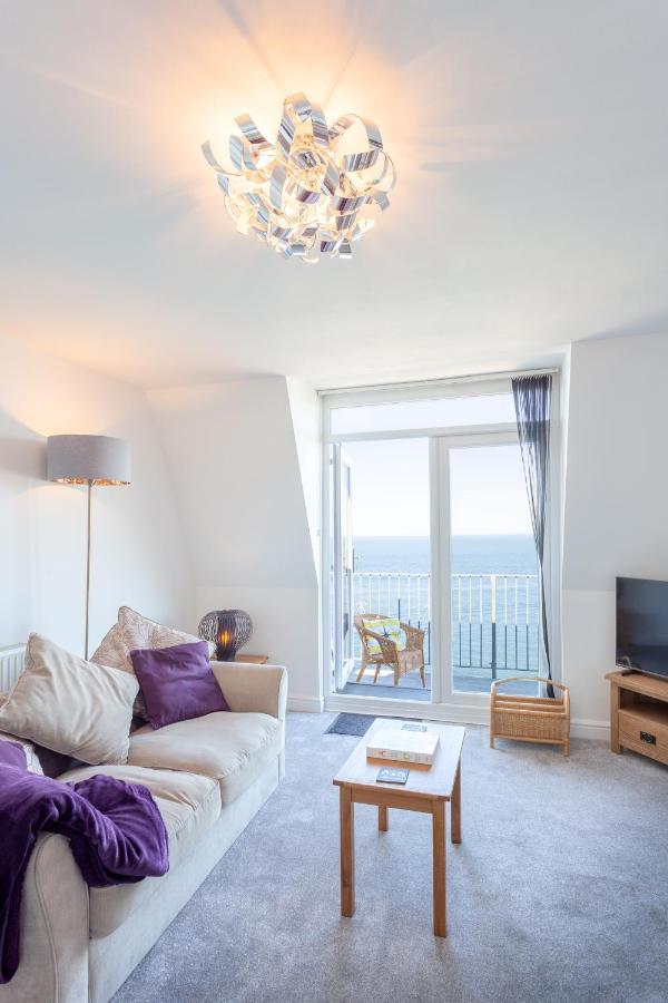 Apartment No 5 Compass - *